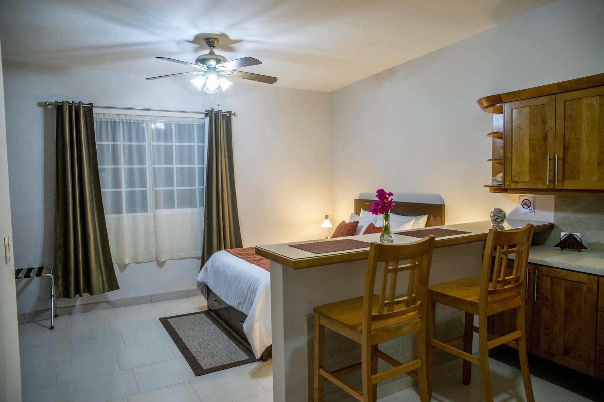 Bugambilias Suites Loreto  Buitenkant foto